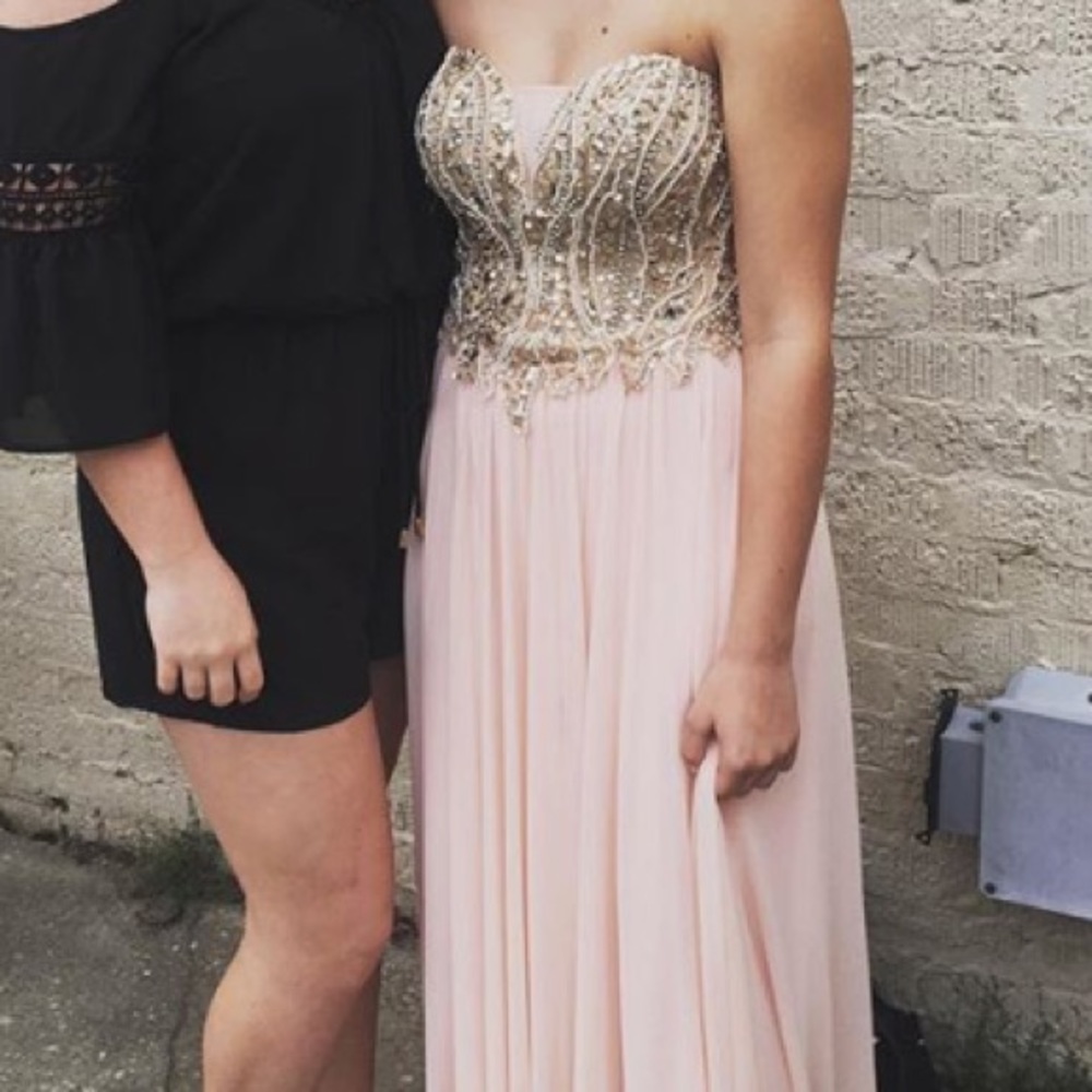 Simple pink prom dress!